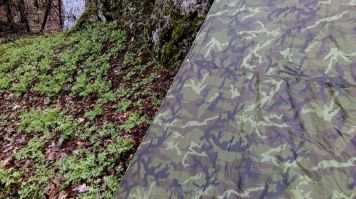 ULTRALEKKA PŁACHTA BIWAKOWA BASHA TARP 3x3m 550g MORO WOODLAND CZ